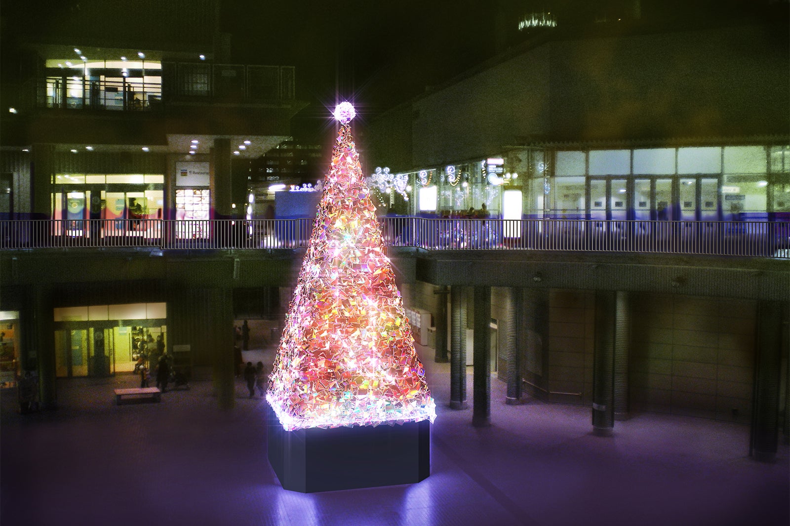 パレットプラザ クリスマスツリー／画像提供：ヴィーナスフォート