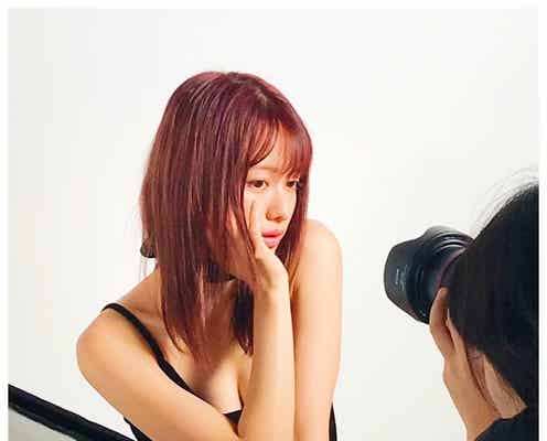山本舞香“谷間チラ見せ”オフショットに「大人っぽい」「惚れてしまう」と絶賛相次ぐ