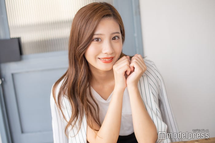 小野菜々美さん(C)モデルプレス