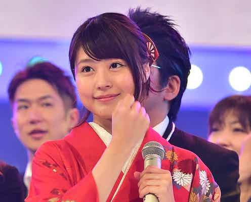 関ジャニ∞、“紅白スーツ”でド派手に登場 嵐・相葉雅紀&有村架純や出演者と「きばってこーぜ!」<紅白リハ最終日>