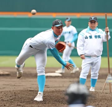 今秋ドラフト上位候補の山梨学院・菰田 自身3度目甲子園は“三刀流”で大暴れだ 主将として「声で引っ張る」