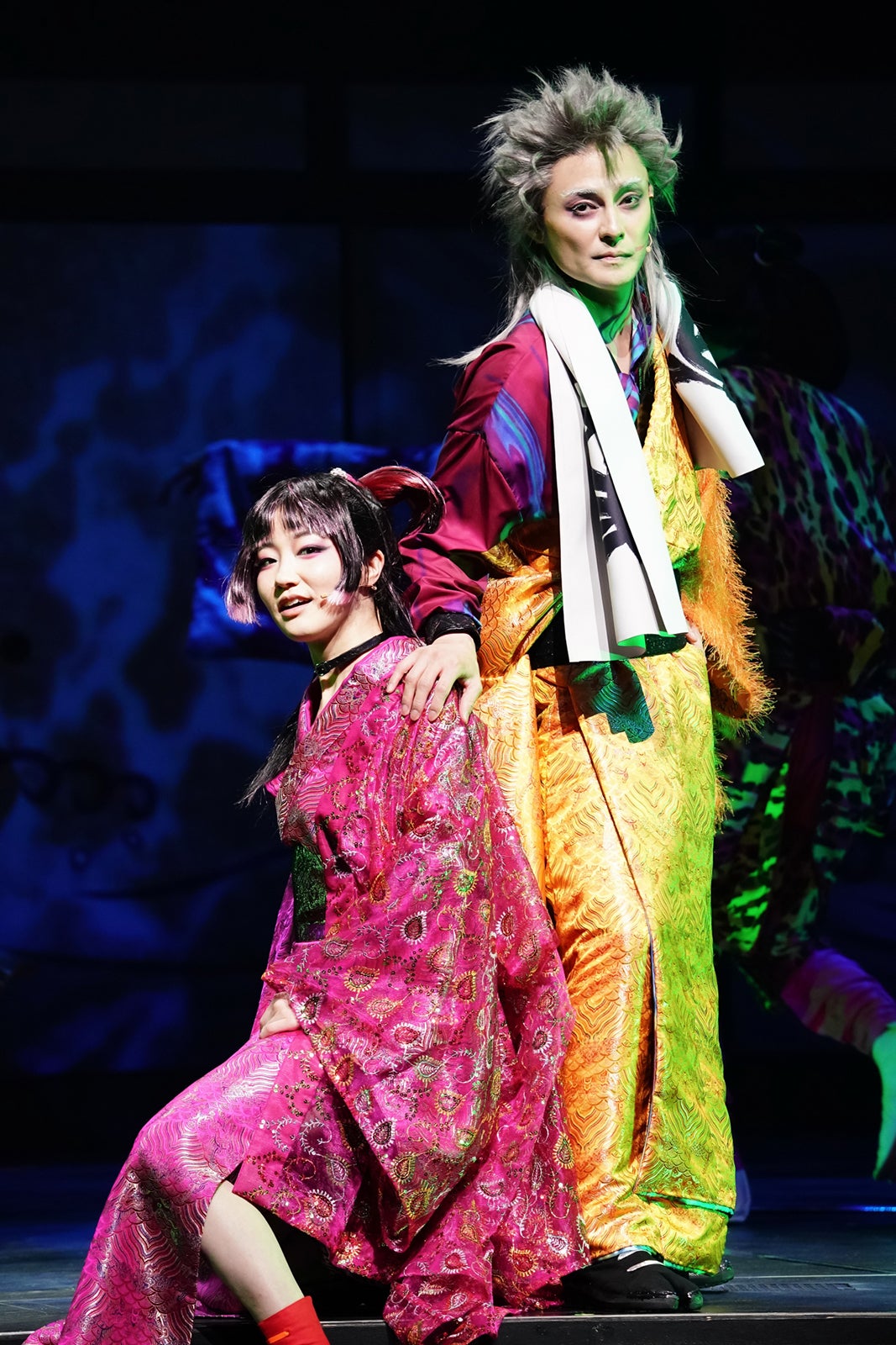 清水葉月、木村了／いのうえ歌舞伎『神州無頼街』より（撮影：田中亜紀）