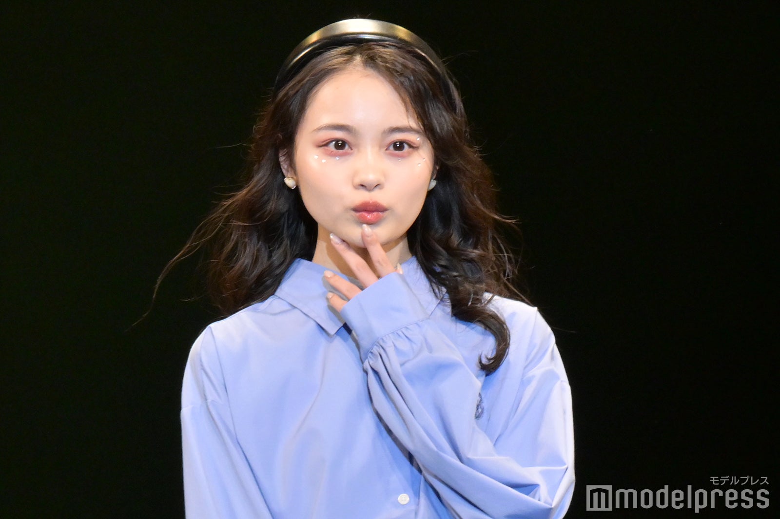 “ティーンの憧れ”林芽亜里、スラリ美脚に釘付け 愛らしさ満点ランウェイ＜超十代 －ULTRA TEENS FES－2023＠TOKYO＞