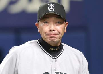 巨人・阿部慎之助監督を釈放 娘への暴行容疑で逮捕 深夜の渋谷署前は10人以上の警官で物々しい雰囲気に
