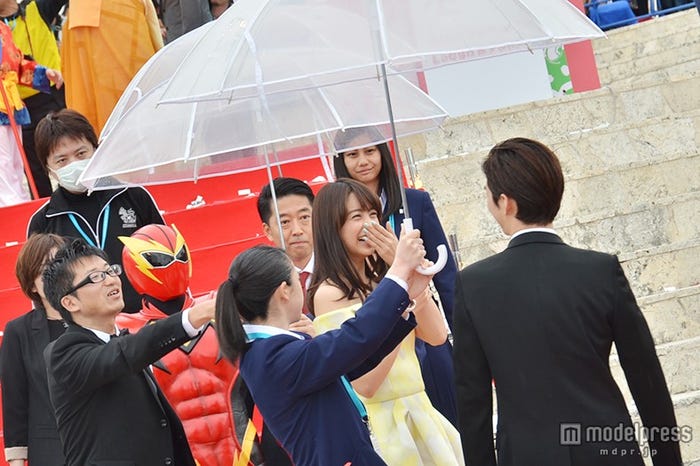 25日に行われたオープニングレッドカーペットの様子