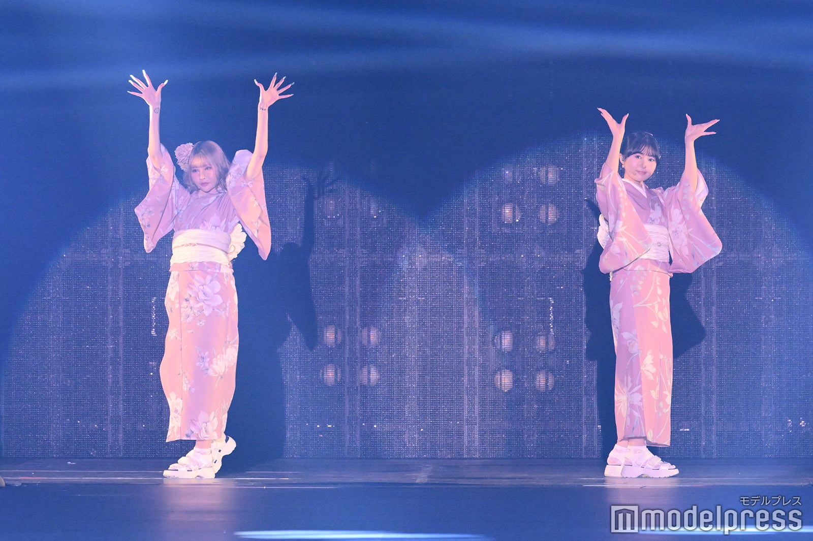 戦慄かなの、頓知気さきな「関コレ 2023 S／S」より（C）モデルプレス