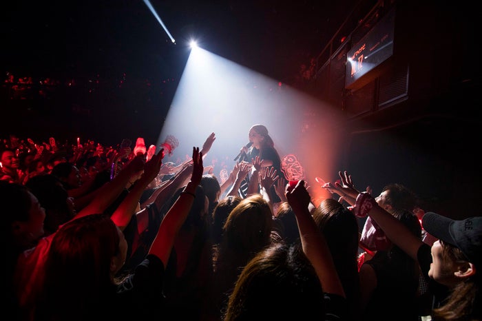 加藤ミリヤ 出産後初ライブで感極まる 15周年ツアー初日に1400人熱狂 モデルプレス 加藤ミリヤ 出産後初ライブで感極まる 15周年ツアー初日に1400人熱狂 モデルプレス