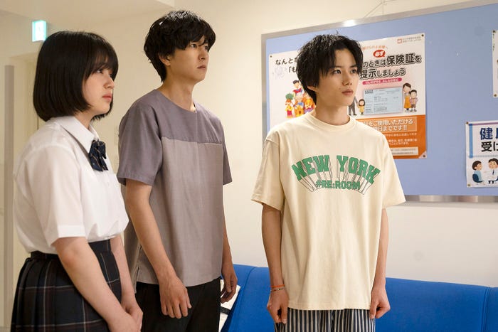 豊嶋花、稲葉友、奥智哉「みなと商事コインランドリー2」第10話より(C)缶爪さわ・椿ゆず/KADOKAWA/「みなと商事コインランドリー2」製作委員会