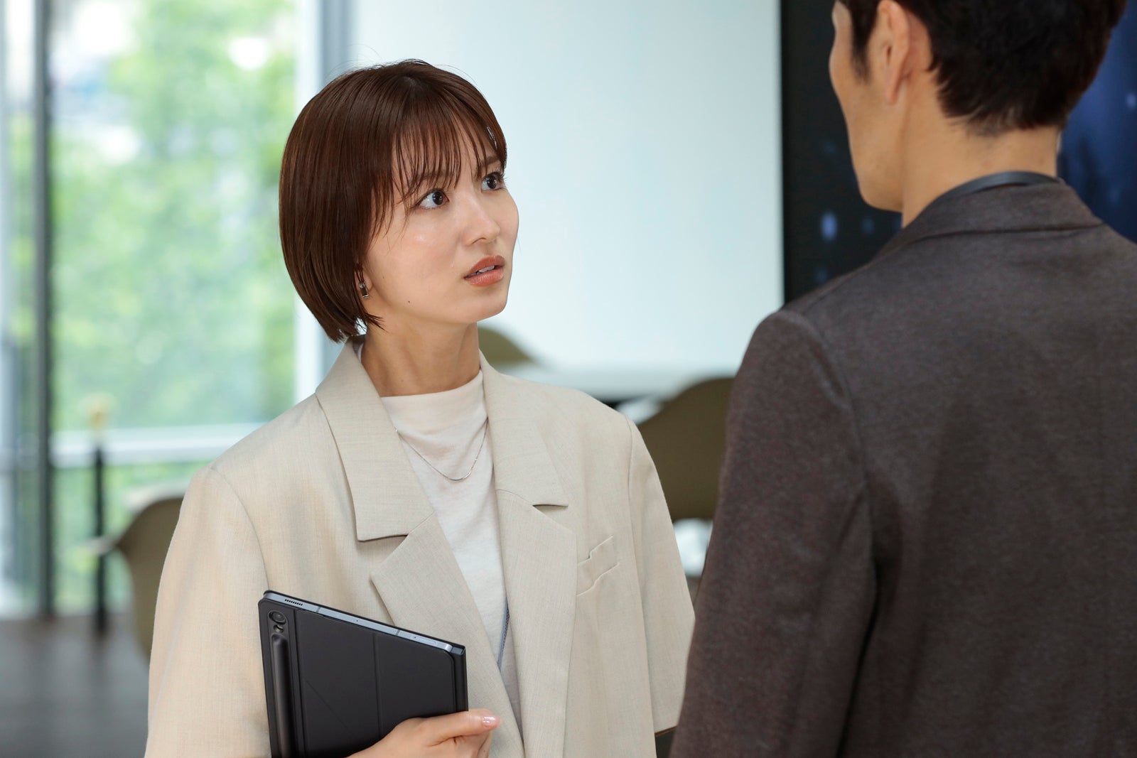 岡崎紗絵「告白－25年目の秘密－」第1話（C）日本テレビ