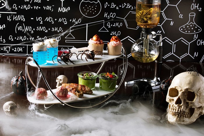 オーク ドア バー「ハロウィン アフタヌーンティー」／画像提供：グランド ハイアット 東京