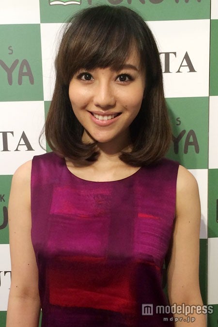 谷村奈南 白ビキニで魅惑の谷間披露 ファンに新たな魅力アピール モデルプレス