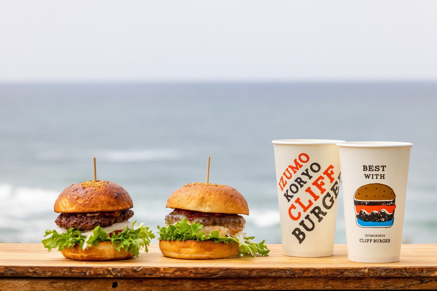 ハンバーガー900円、ドしまね和牛ハンバーガー1,300円、ドチーズバーガー1,000円等／提供画像