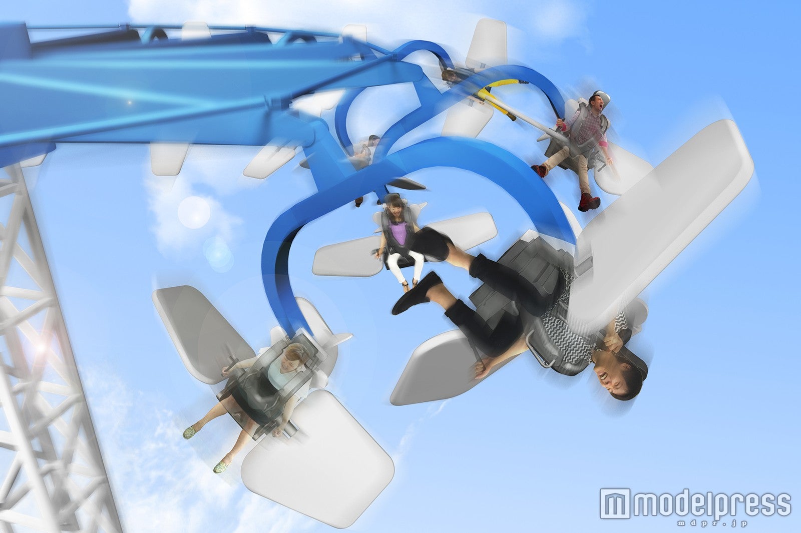 大空を猛回転！富士急ハイランドに5年ぶりの新絶叫アトラクション／画像提供：富士急行