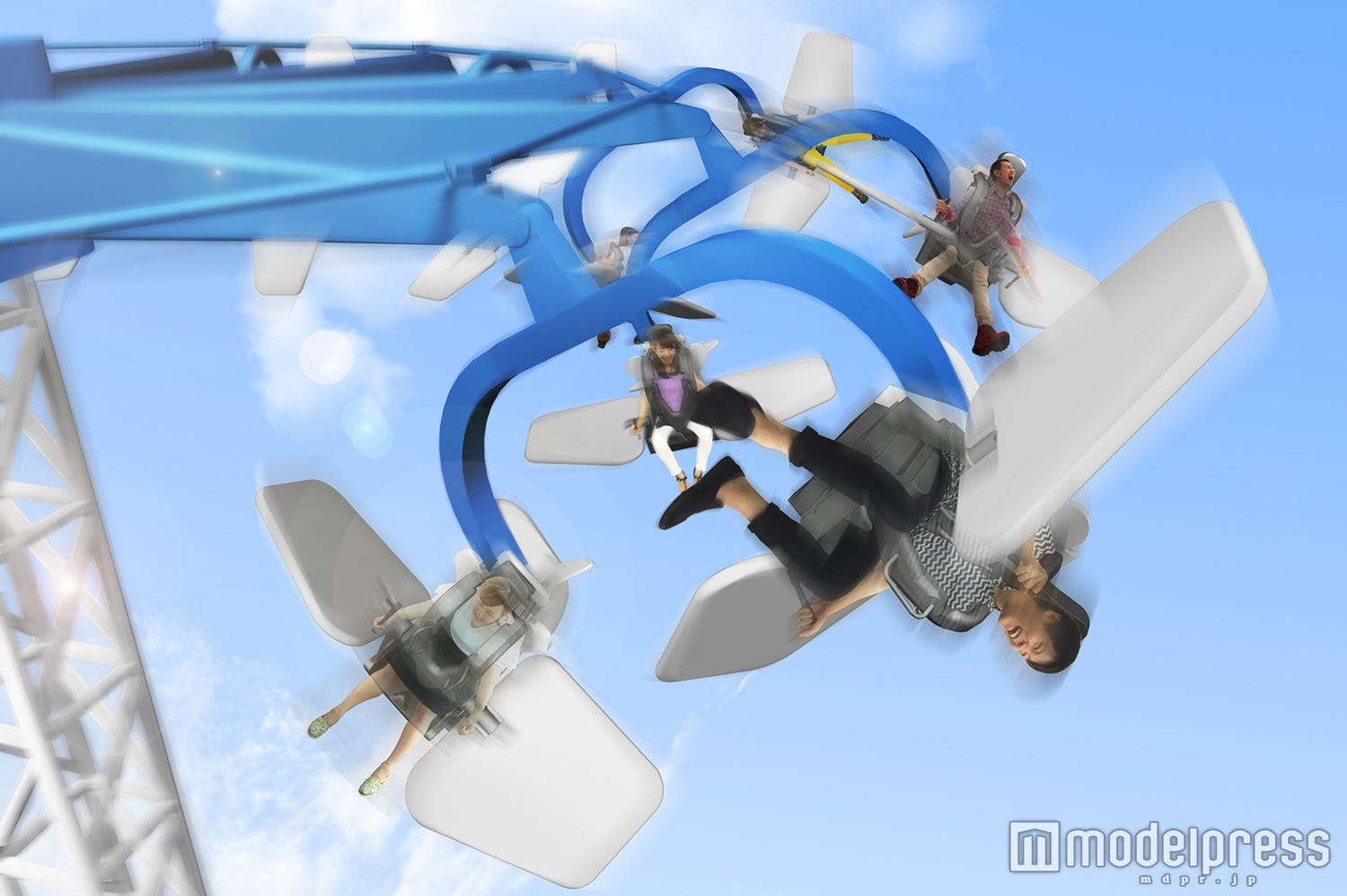 大空を猛回転!富士急ハイランドに5年ぶりの新絶叫アトラクション