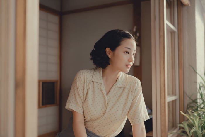 『遠い山なみの光』(C)2025 A Pale View of Hills Film Partners