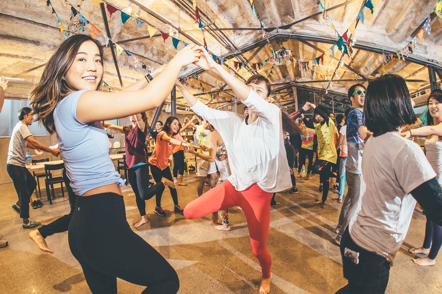 平日の朝をハッピーに「早朝フェス」がパワーアップ、DJやヨガで最高の目覚めを体験