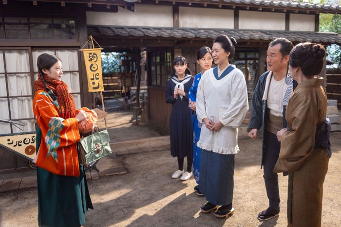 今田美桜、原菜乃華、河合優実、江口のりこ、吉田鋼太郎、浅田美代子「あんぱん」第18話(C)NHK