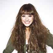 Fire Cmセクシー美女の正体とは 圧倒的美貌 存在感が話題に モデルプレス Fire Cmセクシー美女の正体とは 圧倒的美貌 存在感が話題に モデルプレス