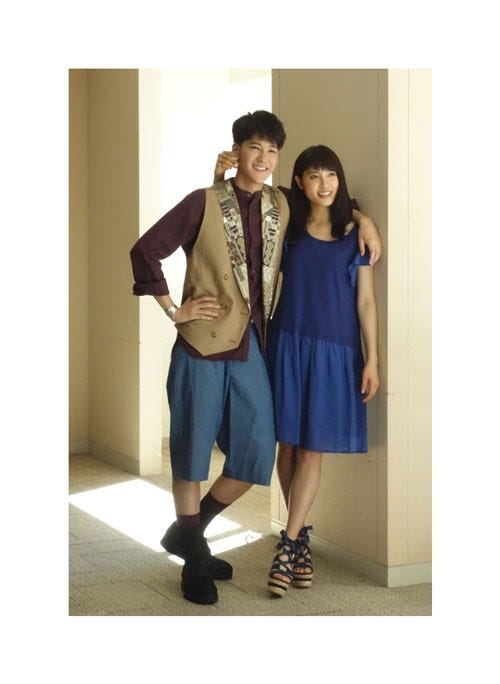 葉山奨之、土屋太鳳/土屋太鳳公式ブログより