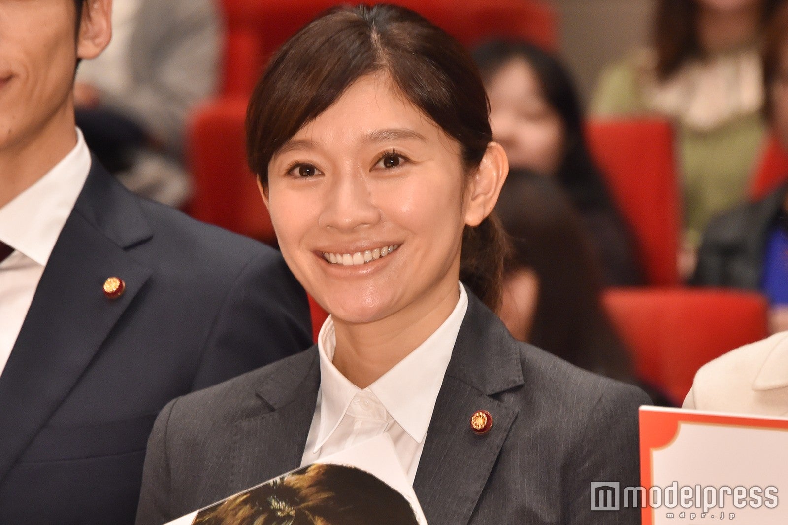 篠原涼子、高橋一生の“裏の顔”に驚く＜民衆の敵＞ - モデルプレス