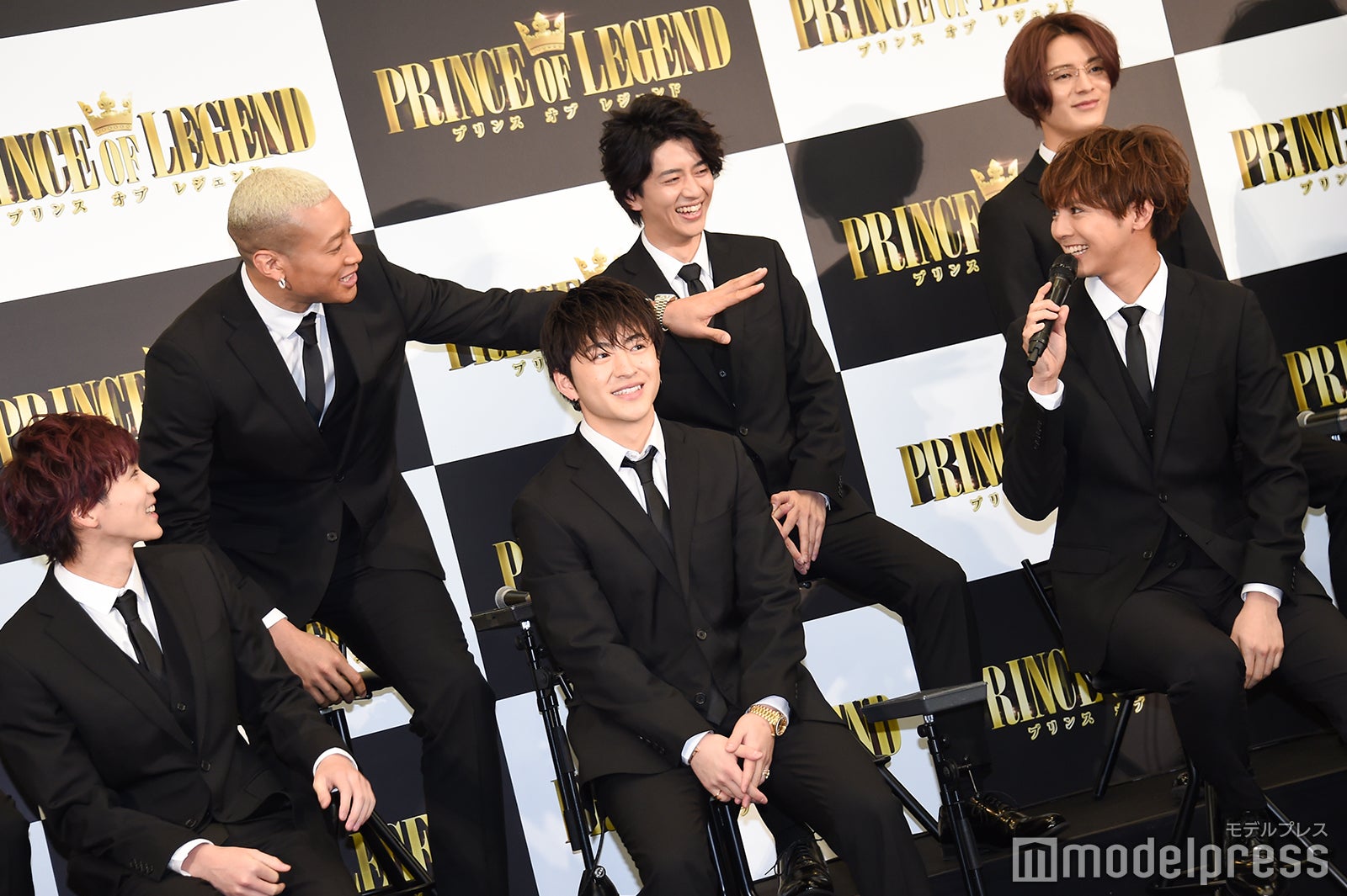 （前列左から）吉野北人、佐野玲於、片寄涼太（後列左から）関口メンディー、飯島寛騎、塩野瑛久 （C）モデルプレス