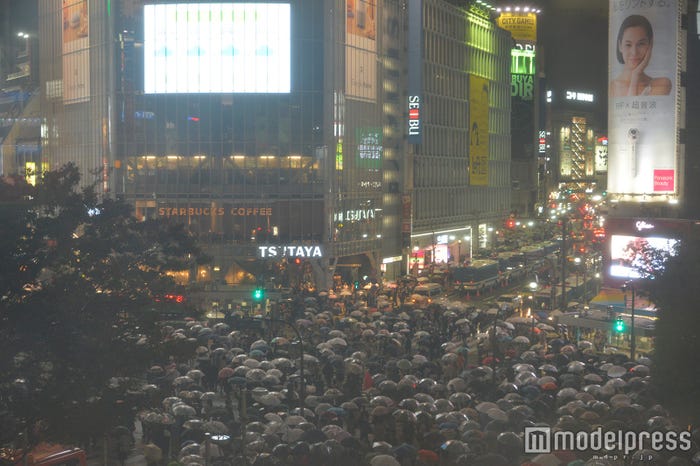 人があふれかえるハロウィンの渋谷 (C)モデルプレス