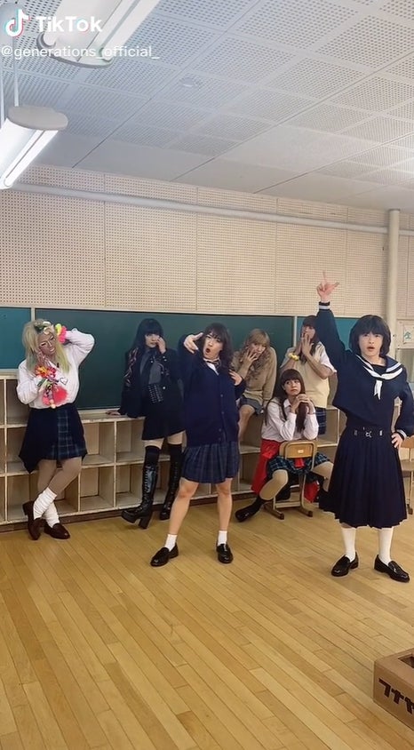 GENERATIONS、本気コスプレで女子高生なりきり「完成度高すぎる」と話題に