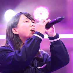 モデルプレス - “奇跡の歌声”丸山純奈、デビューへの道に挑戦 魂の熱唱に審査員も号泣<音楽チャンプ>