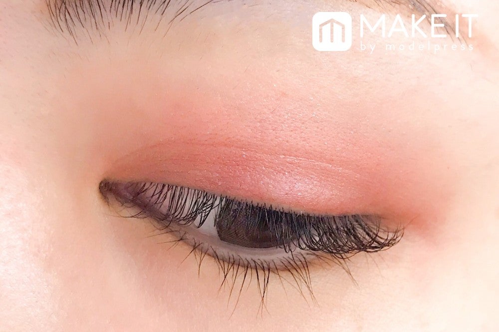 エクセル／イルミクチュールシャドウ／IC07 カシスシロップ 使用 (C)メイクイット