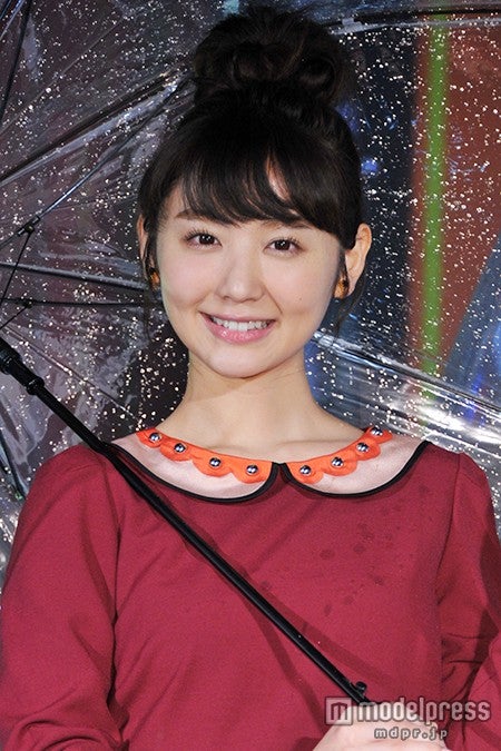 おのののか、真っ赤なミニワンピで美脚披露　クリスマスの予定明かす