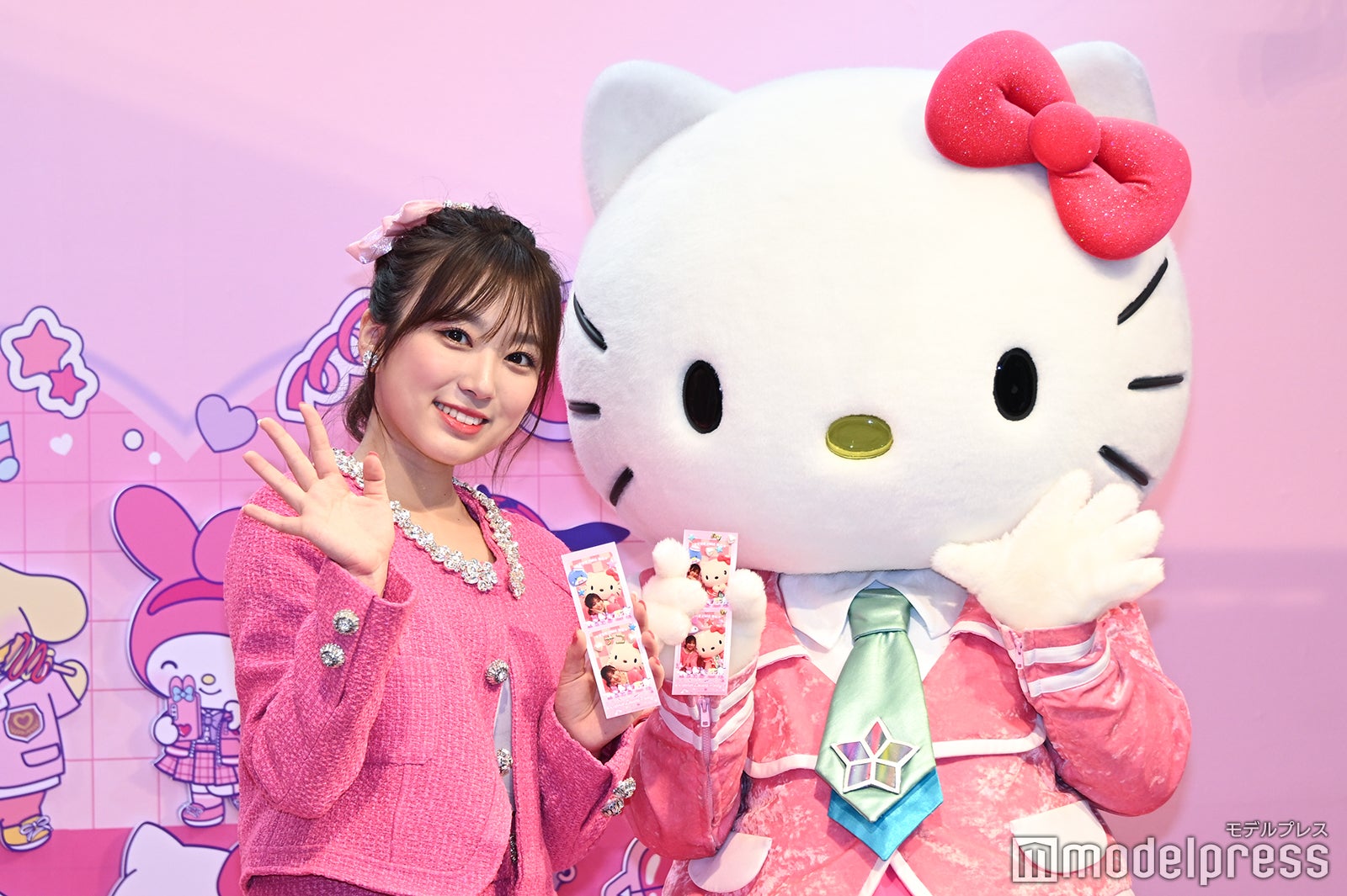 矢吹奈子、キティちゃん（C）モデルプレス