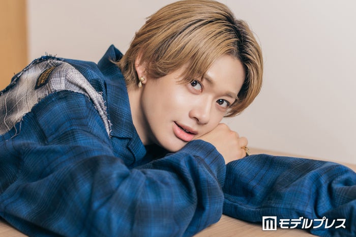“奇跡の29歳”BUDDiiS小川史記、代名詞が思わぬ広がり 1st写真集で新たな自分も発見【インタビュー前編】