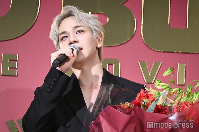 誕生日を祝福された豆原一成(C)モデルプレス