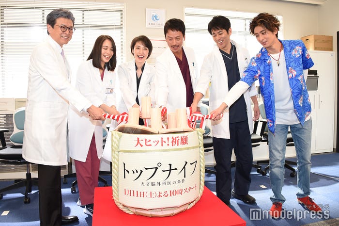 (左から)三浦友和、広瀬アリス、天海祐希、椎名桔平、永山絢斗、古川雄大(C)モデルプレス