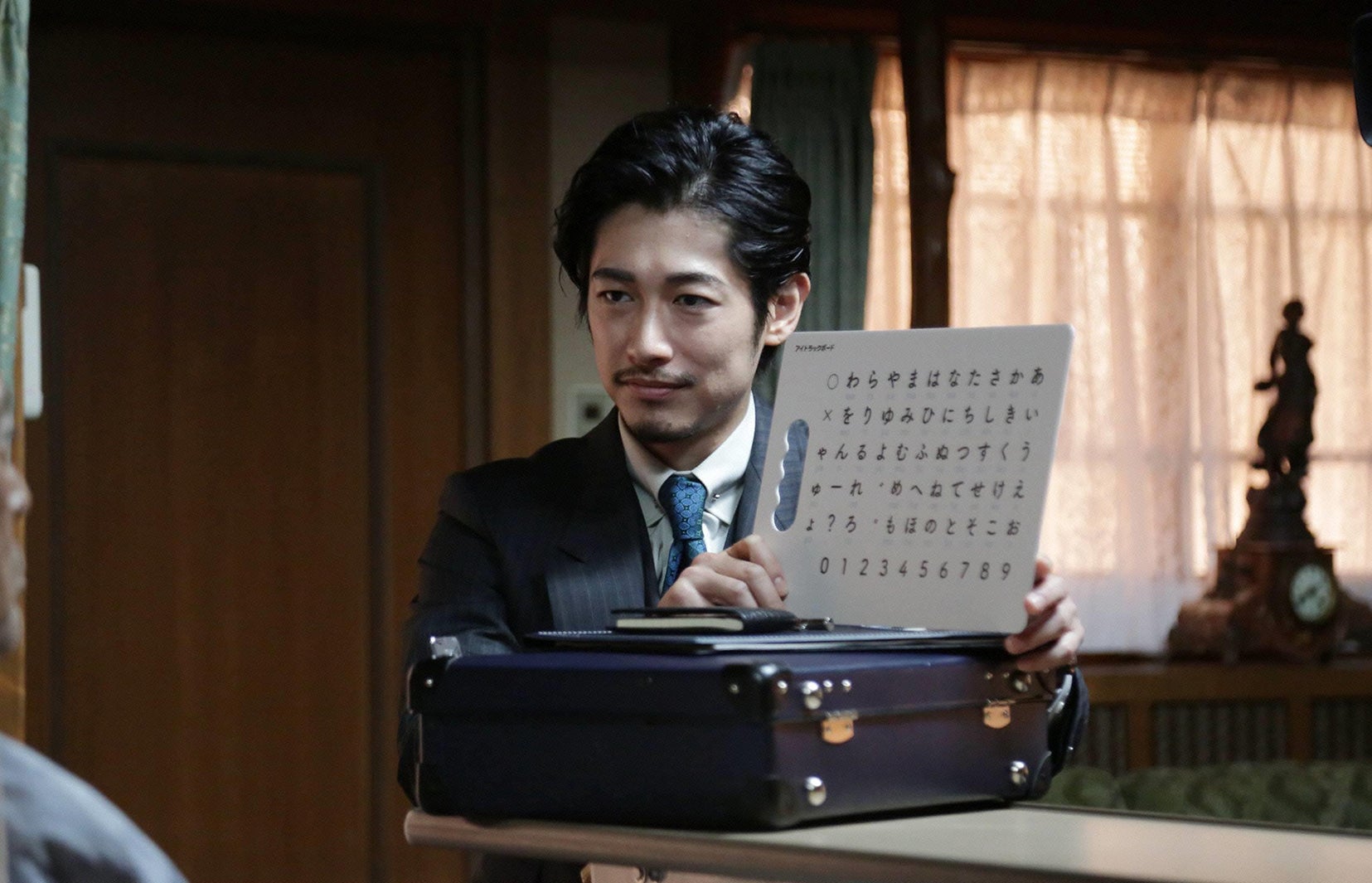 伊武雅刀、ディーン・フジオカ／「モンテ・クリスト伯 ー華麗なる復讐ー」第8話より（C）フジテレビ