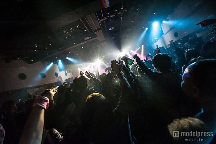 4都市ワンマンツアー『安田レイ TOUR 2015“WILL”~Tweedia~』東京公演の模様