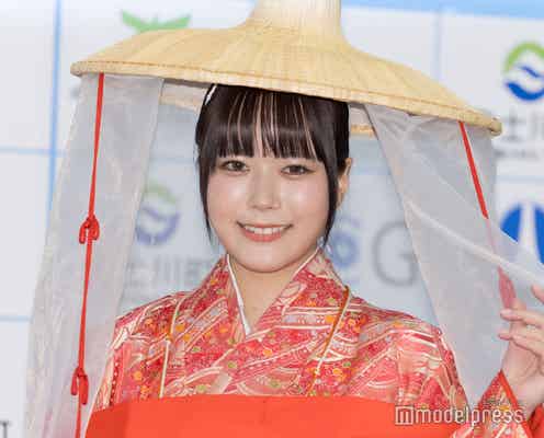 東雲うみ、“花嫁風”純白ランジェリーで美バスト披露「セクシー」「絵になる」と反響