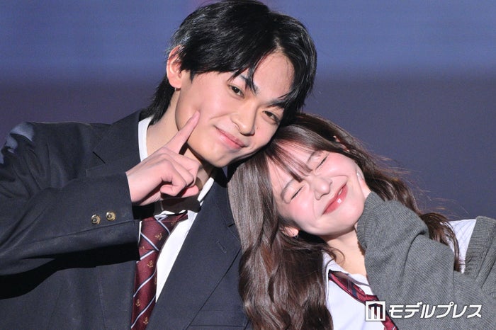 「今日好き」“せなりあ”米澤りあ＆黒木聖那カップル、ステージで頬キス求め合い「可愛い彼女と一緒に歩けて嬉しいです」【TGCしずおか2025】