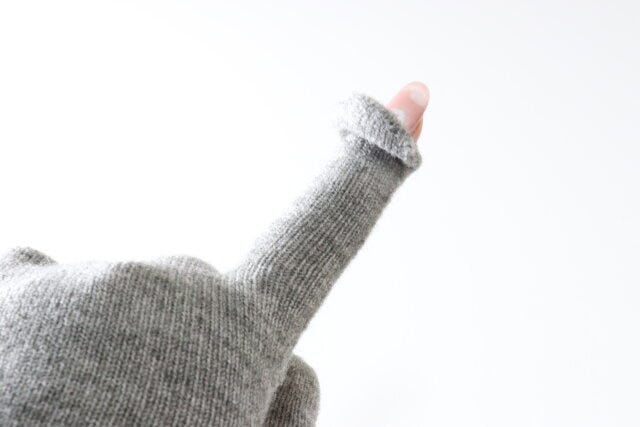 指穴付ニット手袋（ライン・リボン）　穴から指を出せる