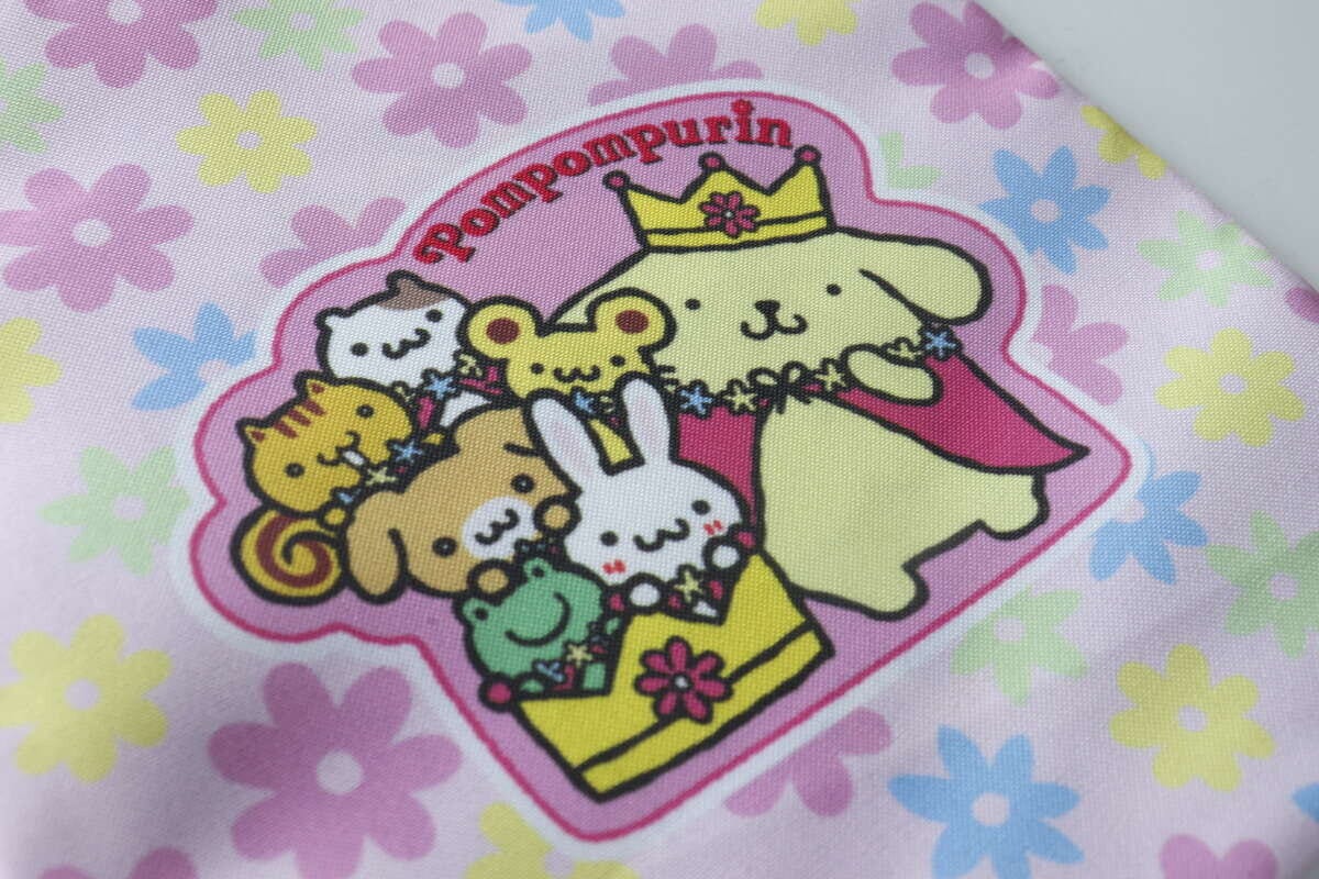 ポムポムプリンと仲間たちが王様姿で描かれた巾着のイラスト部分 ポムポムプリンと仲間たちが王様姿で描かれた巾着のイラスト部分