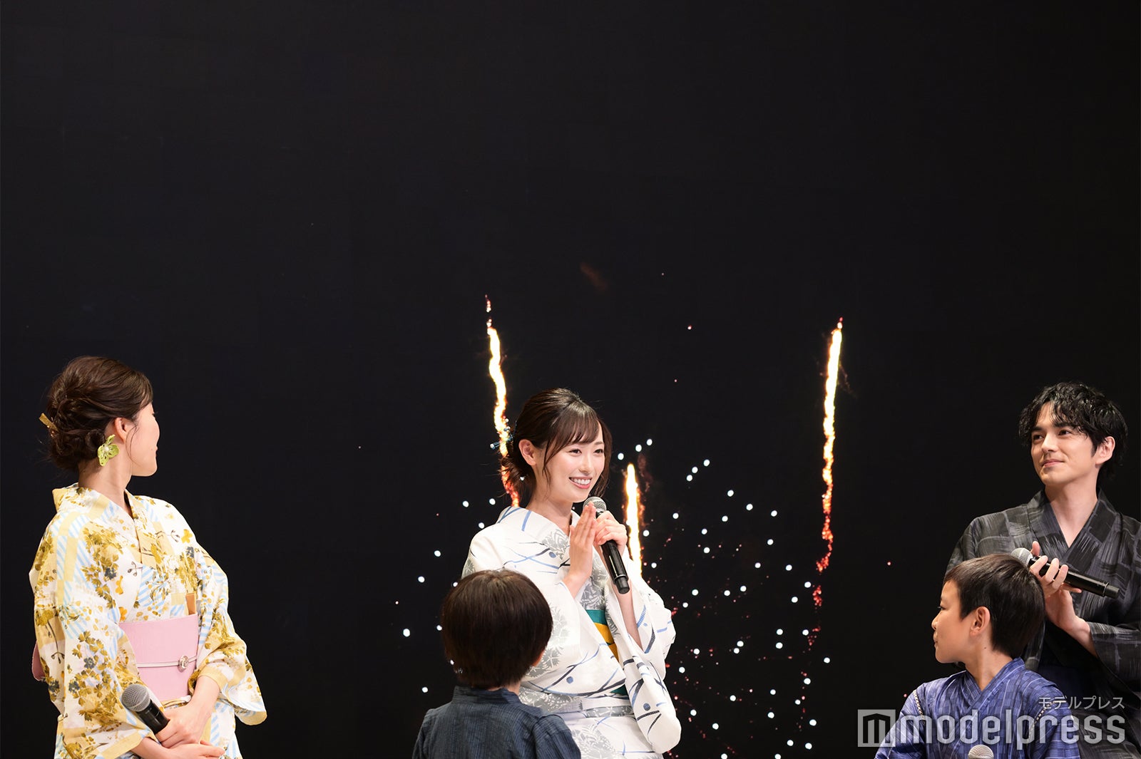 生田絵梨花、福原遥、林遣都（C）モデルプレス