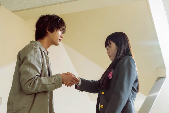 橋本涼、高石あかり「墜落JKと廃人教師Lesson2」最終話より(C)sora・白泉社(C)「墜落JKと廃人教師」製作委員会・MBS