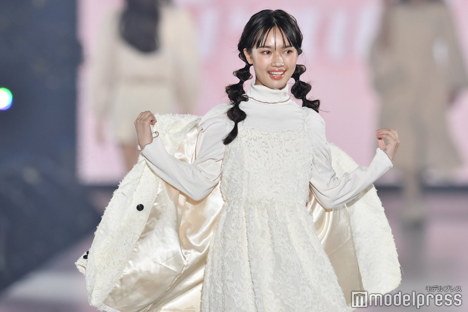 （C）モデルプレス