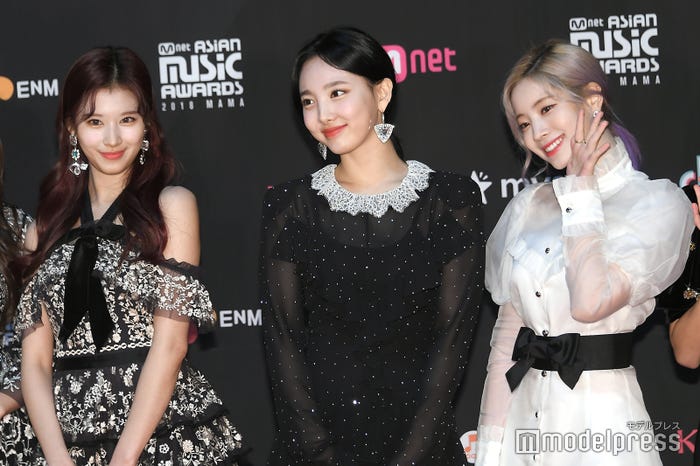 TWICE(C)モデルプレス