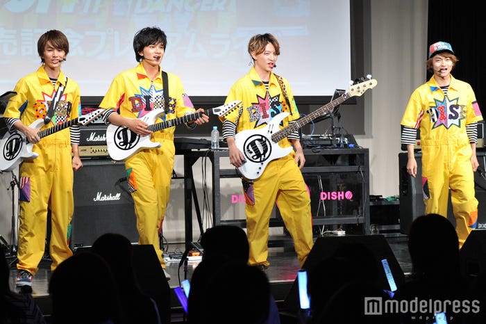 DISH//(左から)MASAKI、TAKUMI、RYUJI、To-i(C)モデルプレス
