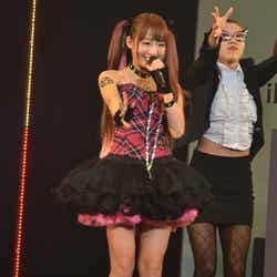 「POPモデルオーディション祭り2012」にてライブパフォーマンスを披露したぴかりん