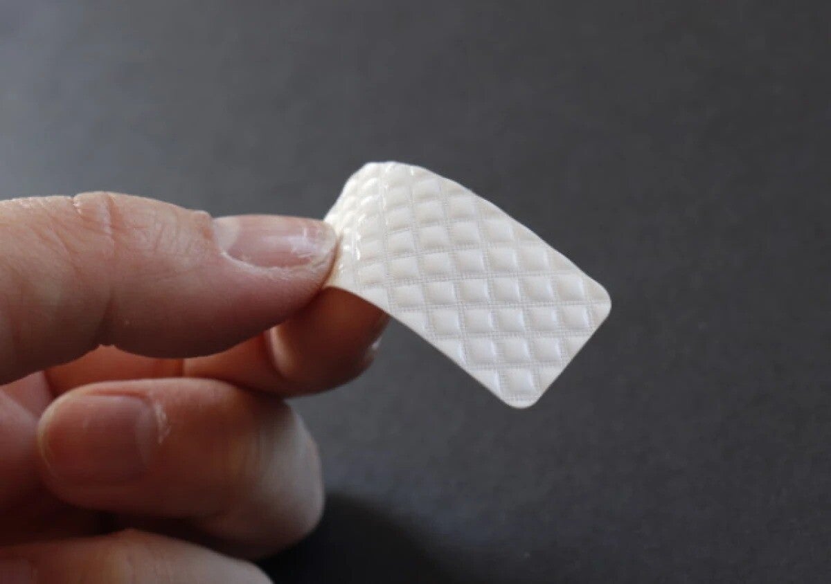 100均のこれで革命起きた！「もうズレないからストレスフリー！」快適度が増す便利グッズ