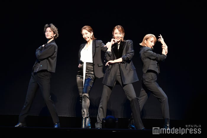 七海ひろき、紅ゆずる、柚希礼音、美弥るりか/「第35回東京国際映画祭(TIFF)」オープニングアクトの様子(C)モデルプレス