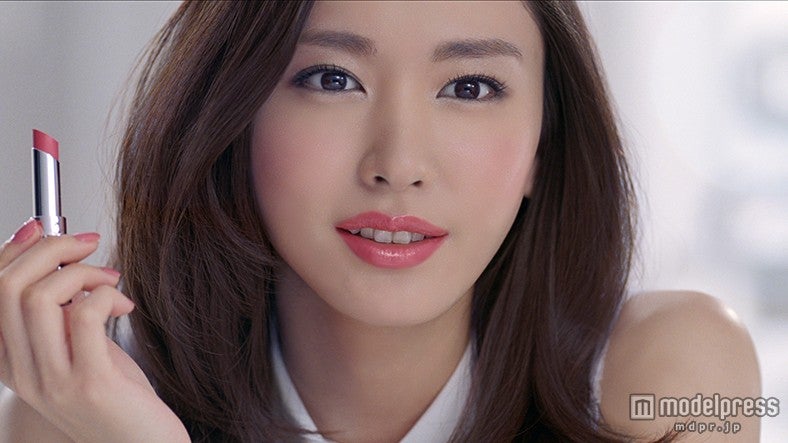 新垣結衣、“とろけるリップ”で現場スタッフ魅了