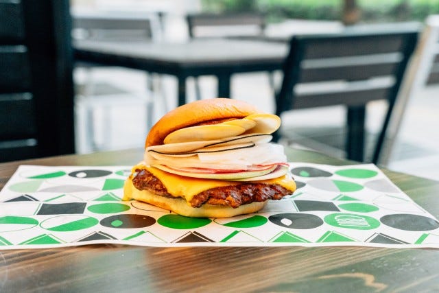 唯一無二の機会！【大阪・梅田】NY発のハンバーガー×ミシュラン2つ星フレンチコラボの特別メニューが1日だけの限定登場！